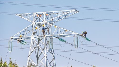 多措并舉保障迎峰度冬電力供應(yīng)，房屋修繕構(gòu)筑溫暖防線